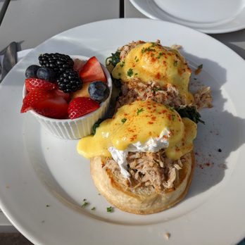 Bloom - Crab benedict with fruit - American Near Me - Santa Clara, California Bloom - Crab benedict with fruit - American Near Me - Santa Clara, California