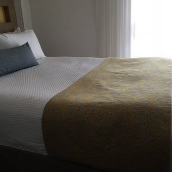 The Wayfarer San Diego - Warped bed? - San Diego, CA