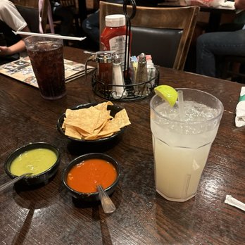 L & J Cafe - Lemonade, salsas - Mexican Near Me - El Paso, Texas