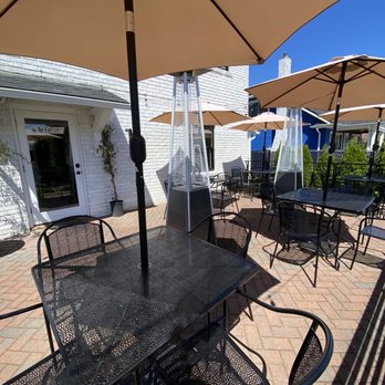 La Cà 38th - Patio Seating - Vietnamese Near Me - Tacoma, Washington