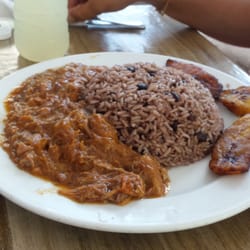 Restaurante Doña Delia - Ropa vieja con moros arroz y frijol