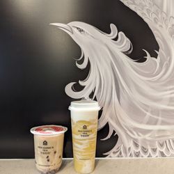 Ben Gong's Tea - Black rice taro milk tea & mango cheese slush
