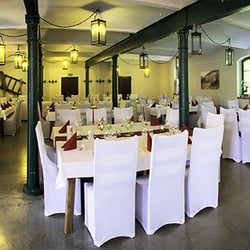 Bauernschaenke Spickendorf - Gutsherrensaal zur Hochzeit dekoriert.