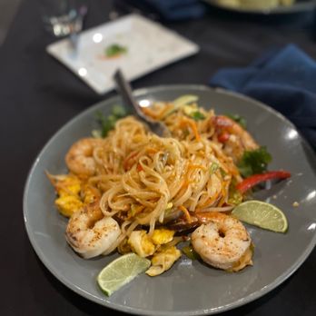 Suyo Gastrofusion - Shrimp pad Thai - Asian Fusion Near Me - Bronx, New York Suyo Gastrofusion - Shrimp pad Thai - Asian Fusion Near Me - Bronx, New York