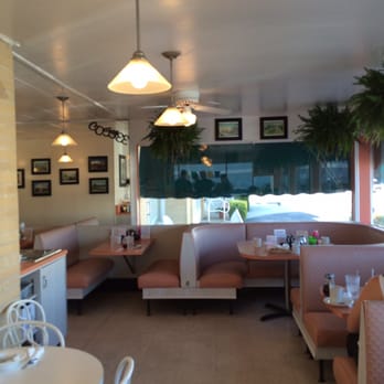 Lori's @ The Villa Nova - Dining room - Breakfast & Brunch Near Me - Wildwood Crest, New Jersey