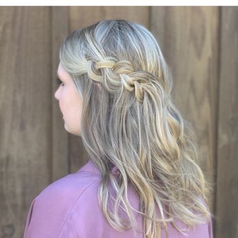Mane - Bridesmaids hair x Darlene - Hair Salons Near Me - Dallas, Texas Mane - Bridesmaids hair x Darlene - Hair Salons Near Me - Dallas, Texas