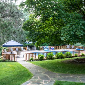 Horton Creek Inn B&B - seasonal outdoor heated pool - Bed & Breakfast Near Me - Charlevoix, Michigan Horton Creek Inn B&B - seasonal outdoor heated pool - Bed & Breakfast Near Me - Charlevoix, Michigan