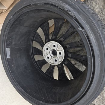 Roll Up Tires - Tires Near Me - Los Angeles, California Roll Up Tires - Tires Near Me - Los Angeles, California