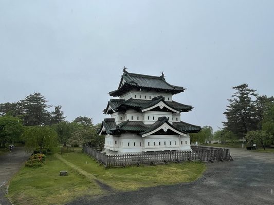 Hirosaki Castle by null