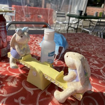 Scratch Kitchen & Catering - Each table has adorable salt and pepper shakers - Breakfast & Brunch Near Me - Newport, Rhode Island Scratch Kitchen & Catering - Each table has adorable salt and pepper shakers - Breakfast & Brunch Near Me - Newport, Rhode Island