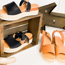 My Trendy Trailer - Adorable, comfortable and affordable sandals...a must have for your summer wardrobe!