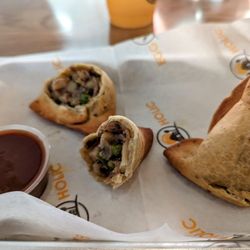 Eggholic - Indian Street Food - Samosa