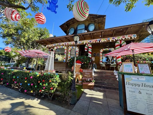 Queenstown Public House by null