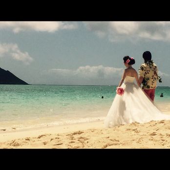 Lanikai Beach - A couple on their wedding day - Beaches Near Me - Kailua, Hawaii Lanikai Beach - A couple on their wedding day - Beaches Near Me - Kailua, Hawaii