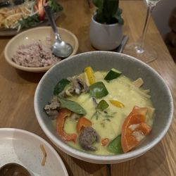Bay Jok - Green Curry with Beef