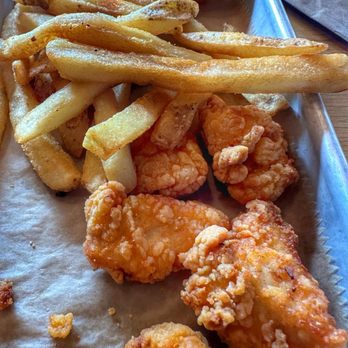 B-Lux Grill & Bar - Kids chicken tenders and fries - Burgers Near Me - Round Rock, Texas