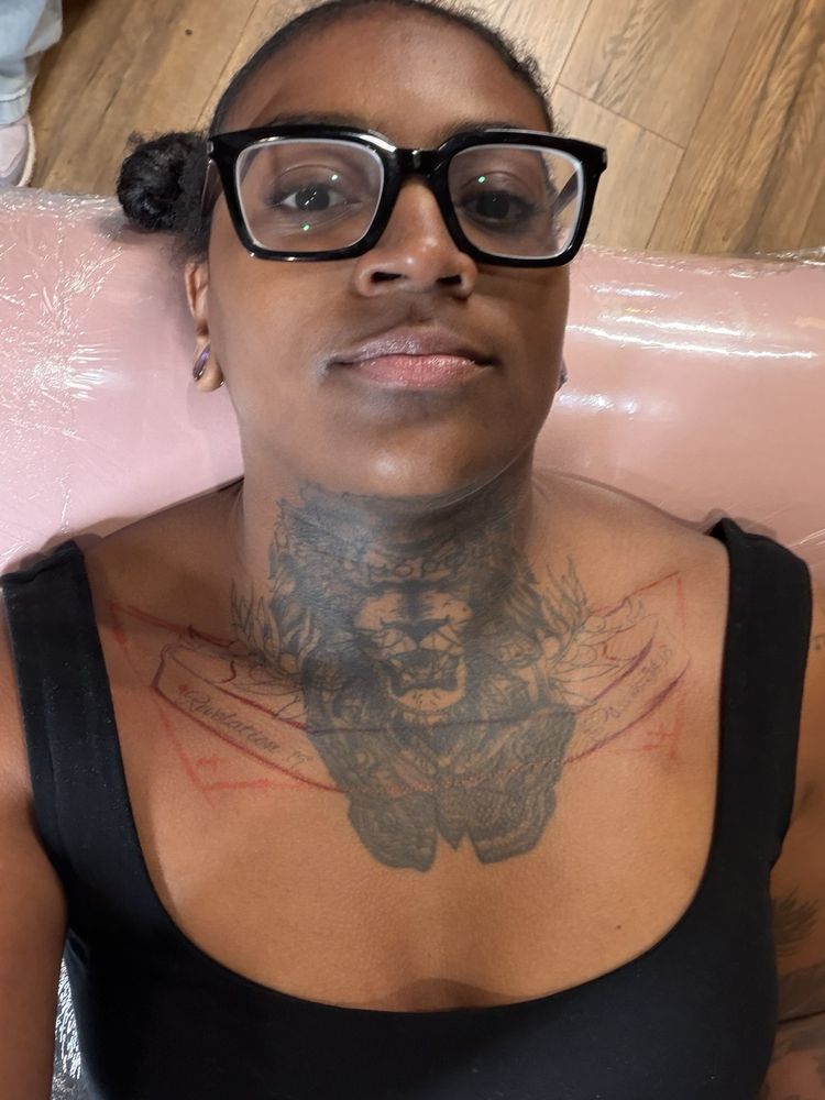 Black Bee Tattoos Logo