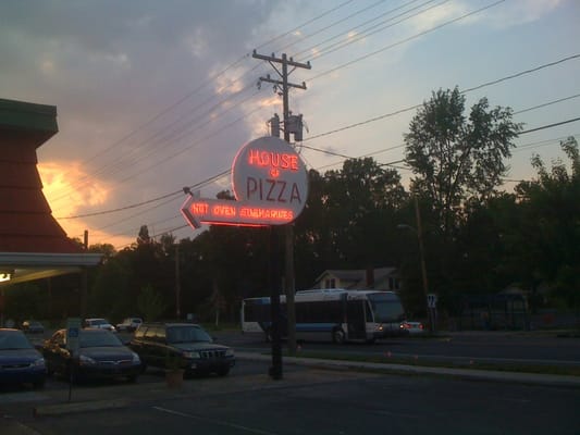 House of Pizza by null