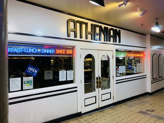 The Athenian Seafood Restaurant And Bar by null