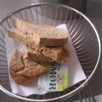 Lanternen - Bread-basket (with butter !). - Seafood Near Me - Oslo, 03