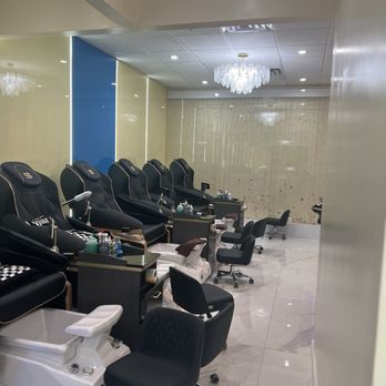 Bling Bling Nail - Spacious - Nail Salons Near Me - Norfolk, Virginia