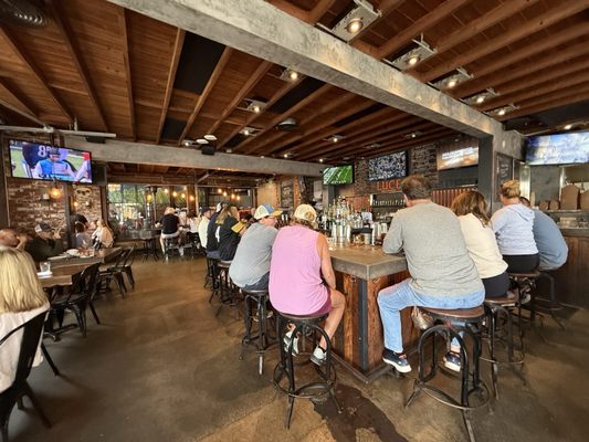 Luce Bar & Kitchen by null