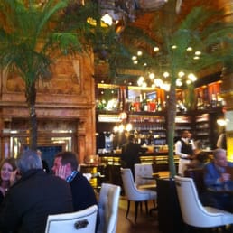 Renewed decor at Cafe Metropole Renewed decor at Cafe Metropole