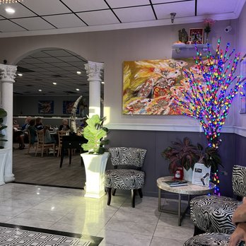 Ha Long Bay - Inside - Chinese Near Me - Dunedin, Florida