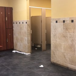 Gold's Gym - San Antonio - Men's bathroom, 930am, 1/6/19