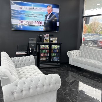 Classic Cutz & Blendz - Waiting area - Barbers Near Me - Stockton, California Classic Cutz & Blendz - Waiting area - Barbers Near Me - Stockton, California