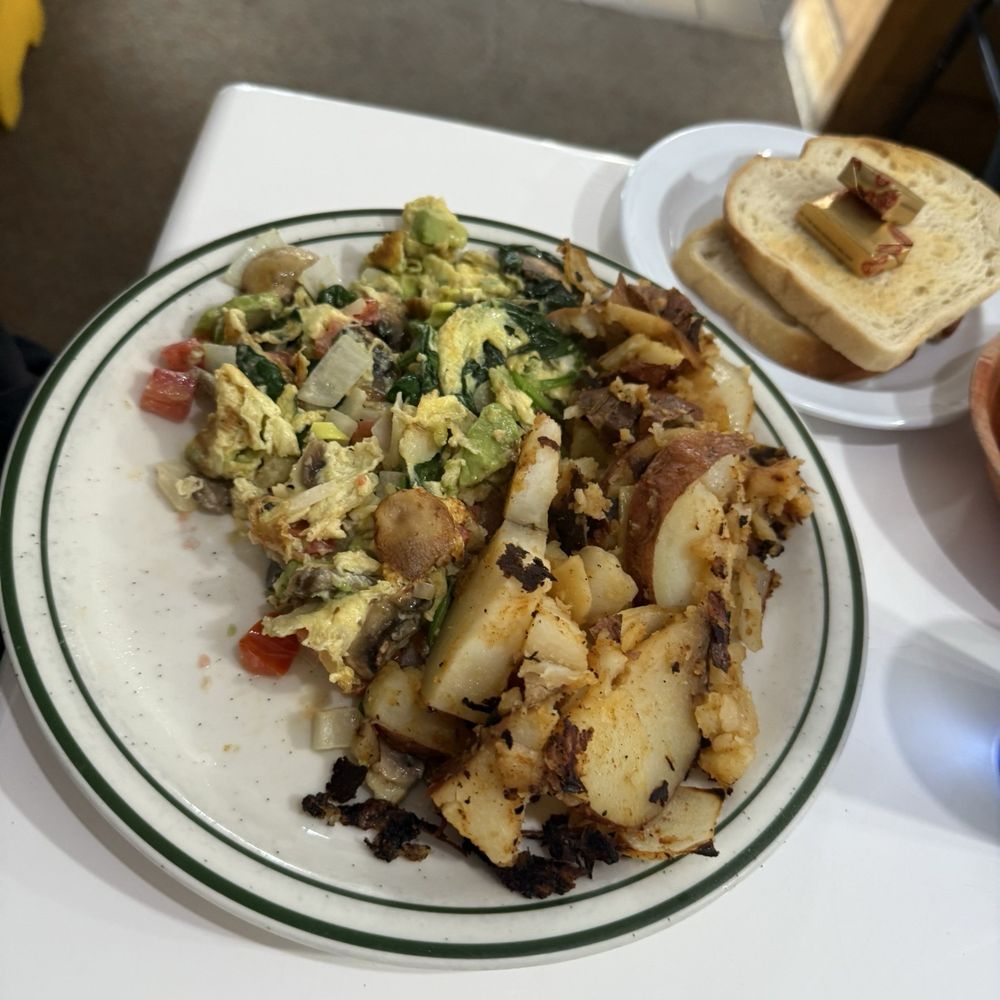 Lil'Bits - Food - American Near Me - Grover Beach, California Lil'Bits - Food - American Near Me - Grover Beach, California