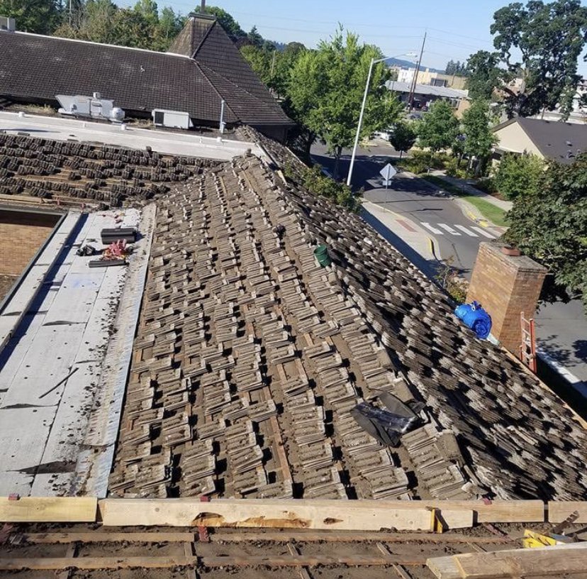 Slide of T & D Roofing