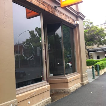La Luna Bistro - Middle Eastern Near Me - Carlton North, VIC