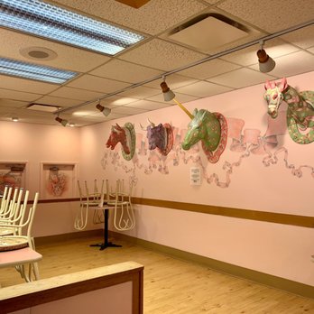 Malley's Chocolates - the interior of a chocolate shop - Chocolatiers & Shops Near Me - North Olmsted, Ohio Malley's Chocolates - the interior of a chocolate shop - Chocolatiers & Shops Near Me - North Olmsted, Ohio