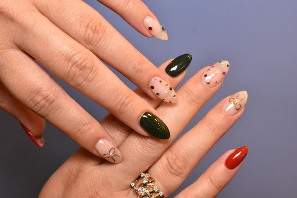 Hello Birdie Nail & Lash Lab by null