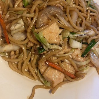 Lotus - Chicken chowmein - Chinese Near Me - Ukiah, California