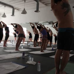 Bikram Yoga Spain - Clase Bikram Yoga