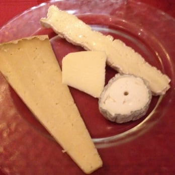 Le Hide - Disappointing cheese plate. - French Near Me - Paris, 75
