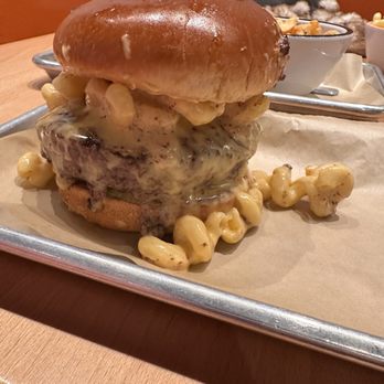 5280 Burger & Taphouse - MAC N CHEESE BURGER - Burgers Near Me - Austin, Texas 5280 Burger & Taphouse - MAC N CHEESE BURGER - Burgers Near Me - Austin, Texas