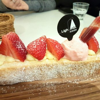 Light Cafe - Strawberry Mille-Feuille - Cafes Near Me - Toronto, Ontario Light Cafe - Strawberry Mille-Feuille - Cafes Near Me - Toronto, Ontario