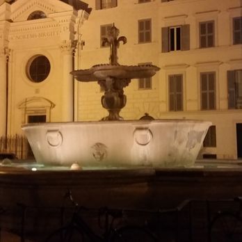 Piazza Farnese - Public Plazas Near Me - Rome, RM