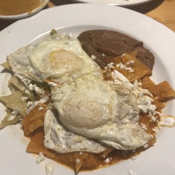 Sabor Cocinabar - Chilaquiles divorciados - Mexican Near Me - San Antonio, Texas Sabor Cocinabar - Chilaquiles divorciados - Mexican Near Me - San Antonio, Texas