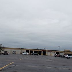 BLAIN'S FARM & FLEET - Waukesha, WI - Need service.