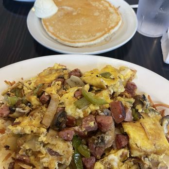 Tommy's Cafe - Kielbasa Scramble - Cafes Near Me - Stockton, California