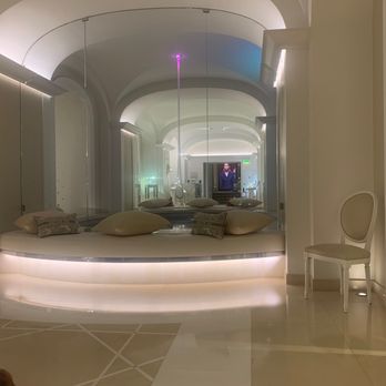 Hôtel Plaza Athénée - Lounge area - Hotels Near Me - Paris, 75 Hôtel Plaza Athénée - Lounge area - Hotels Near Me - Paris, 75