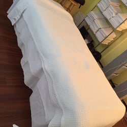 Direct Pain Relief - Larger room w/ heated bed & relaxing music... I could fall asleep if only I didn't have so many knots