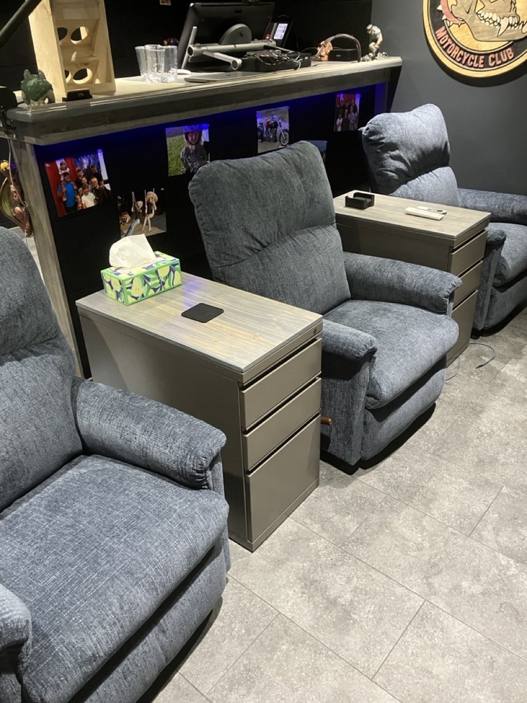 VEH & SON FURNITURE Updated October 2024 132 W Madison St