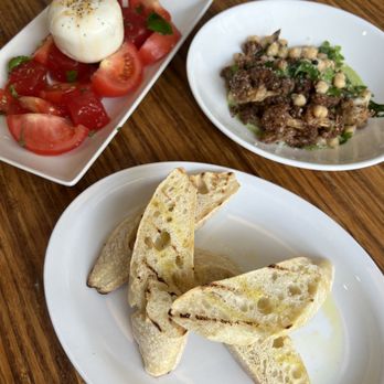 Arms Reach Bistro - Canadian (New) Near Me - North Vancouver, British Columbia