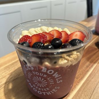 Nekter Juice Bar - Acai Banana Berry Bowl - Juice Bars & Smoothies Near Me - Irvine, California