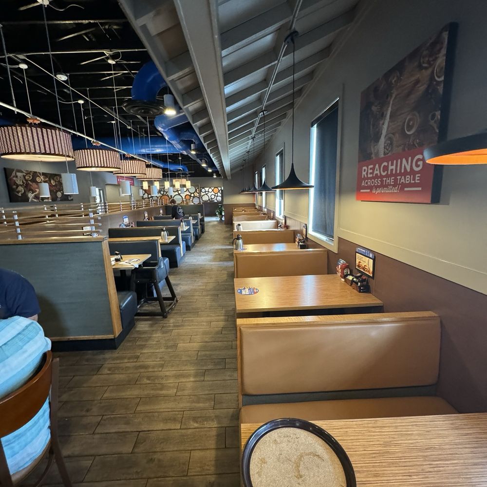 IHOP - Nobody here but us - still took an hour for food - Breakfast & Brunch Near Me - Statesville, North Carolina